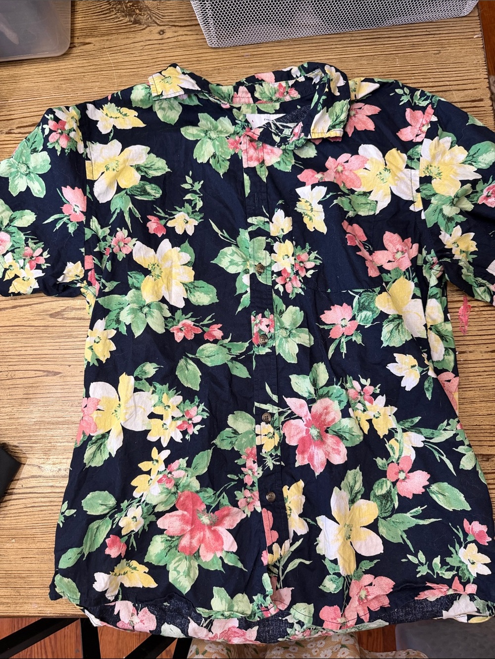Old Navy Navy Floral Short-Sleeve Button-Down Shirt